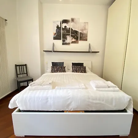 Apartment Avantgard Western Station
